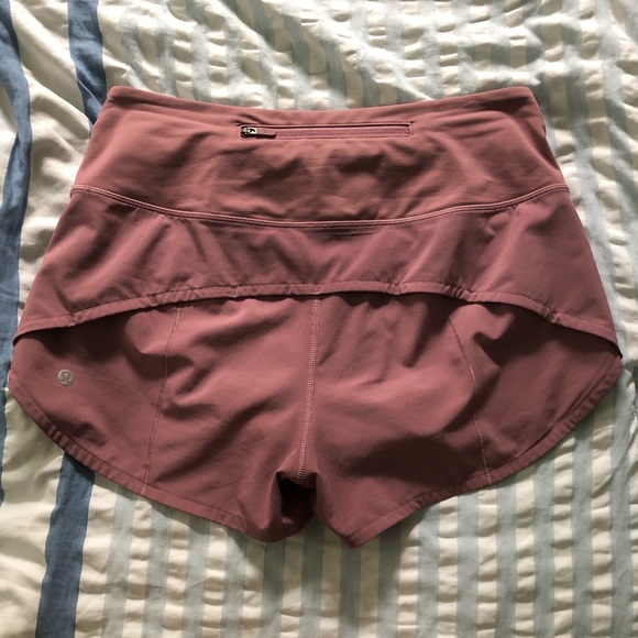 Lululemon hi rise speed shorts 2.5” figue size 6 - Picture 3 of 7